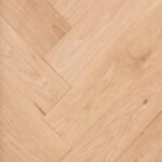 Troslojni parket HERRINGBONE, RIBLJA KOST, 110-120 mm, HRAST, NATUR, lakiran